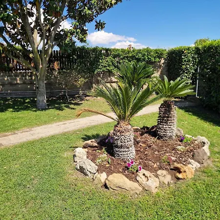 In Campagna Con Piscina E Sguardo Sul Mare